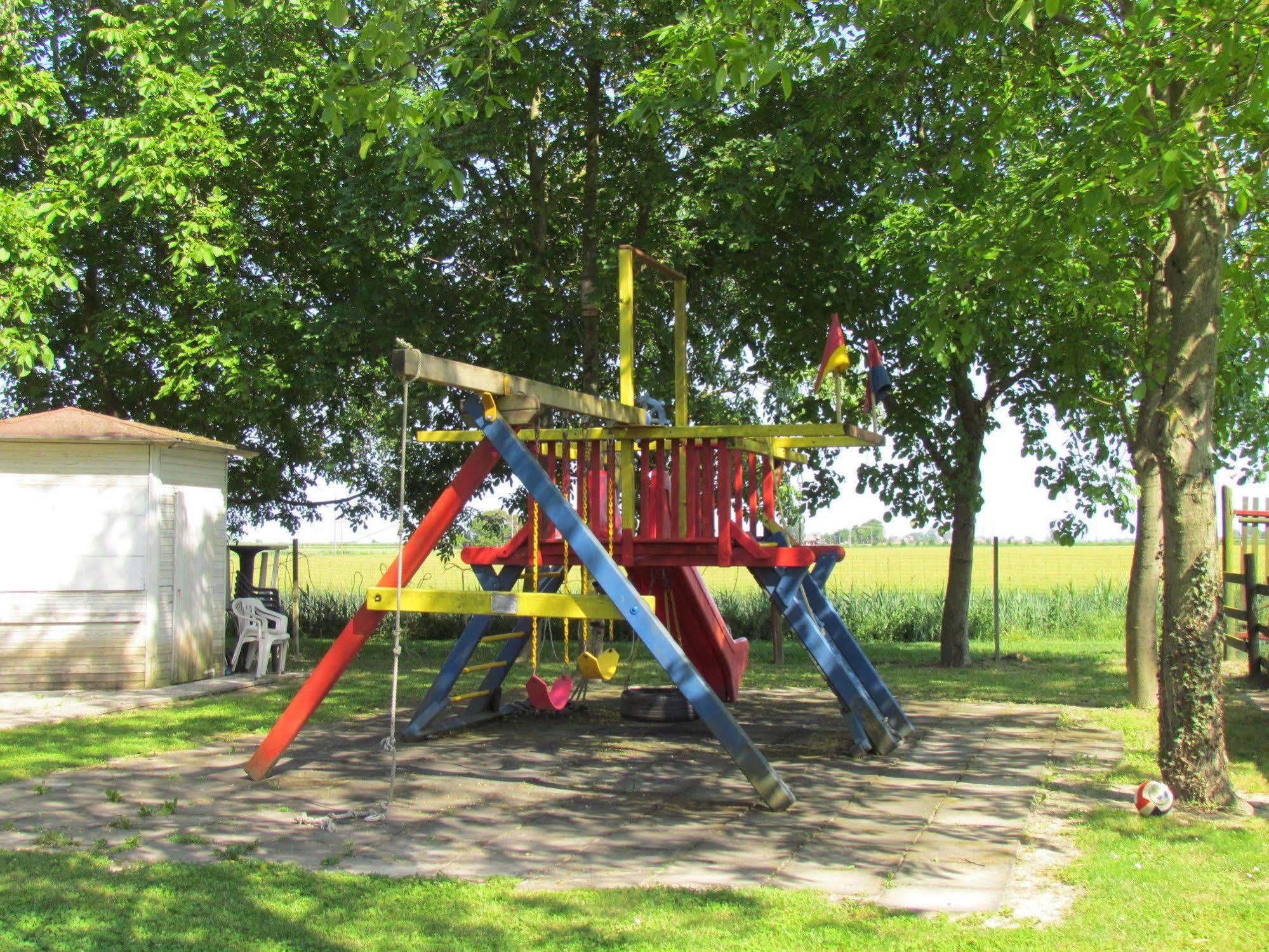 Agriturismo Ca' Alleata Каорле Екстериор снимка